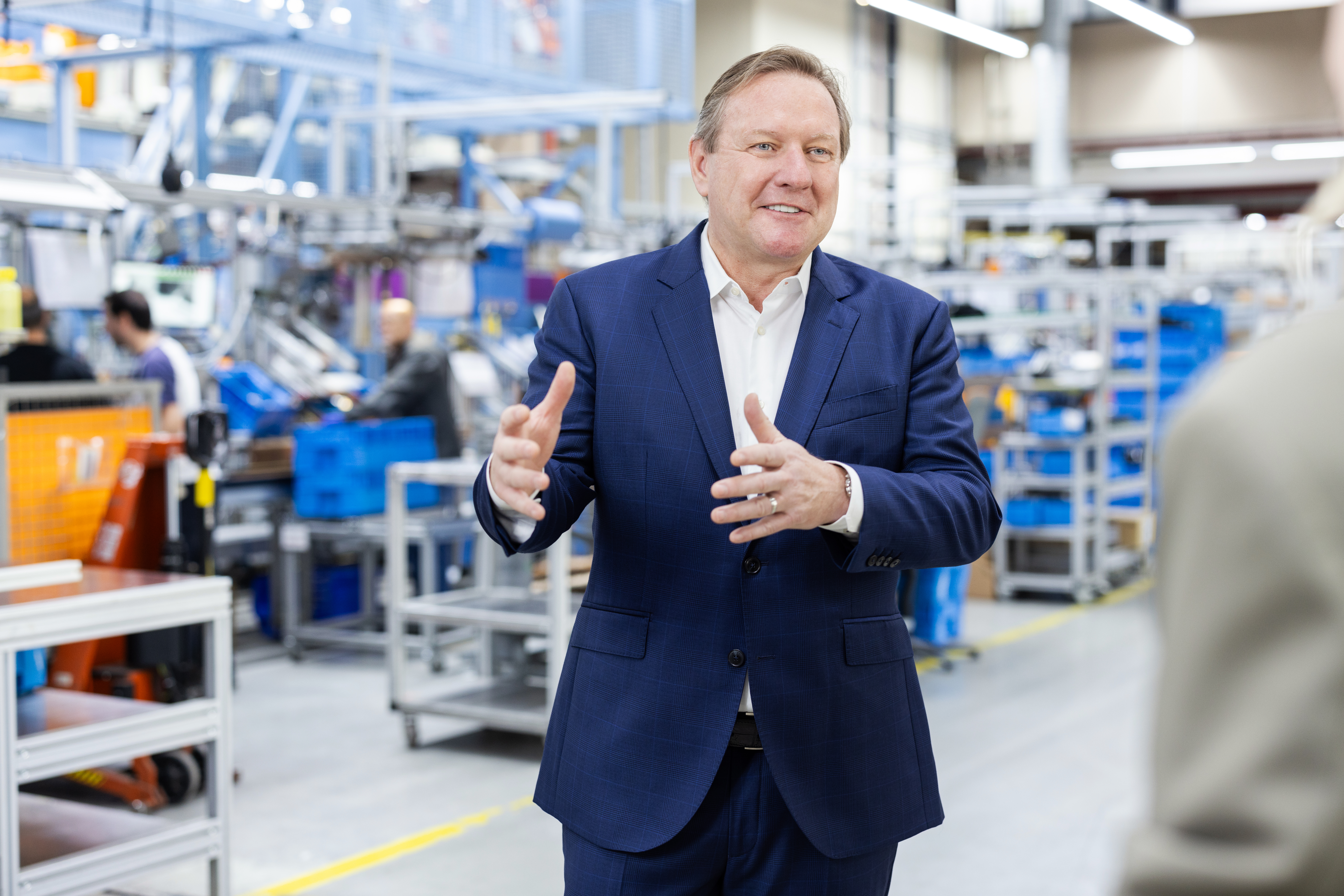 Майкл Трауб на складанні на заводі 2 у Вайблінгені.